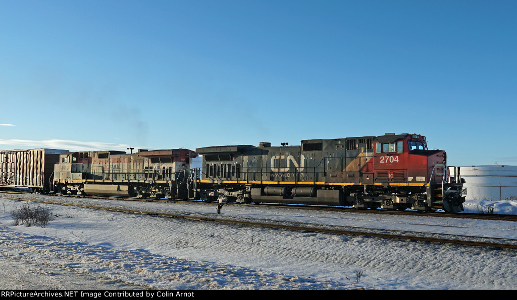 CN 2704 EB Through Clover Bar